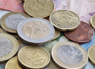 Евромонетите от всички държави в еврозоната са законно платежно средство, припомня Европейската комисия