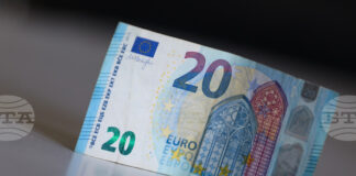 Еврото запазва позиции спрямо долара в междубанковата търговия във Франкфурт