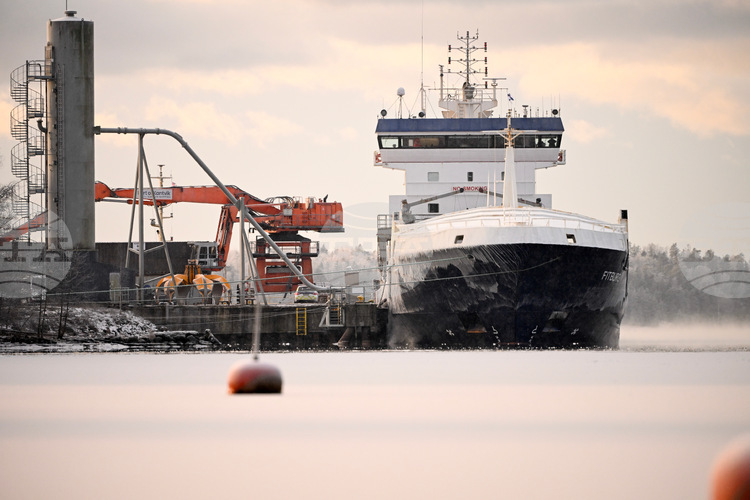 Полицията във Финландия обяви че е прекратила задържането на кораб