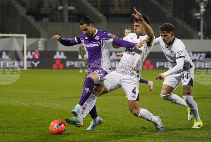 Фиорентина остана в зоната на изпадащите след домакинско поражение от Каляри