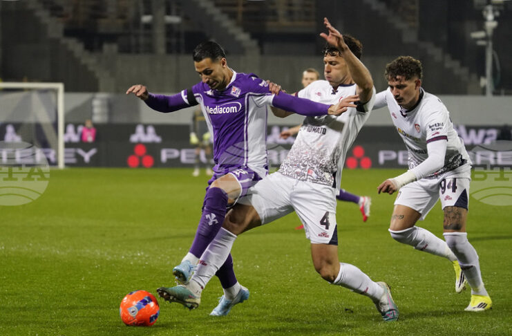 Фиорентина остана в зоната на изпадащите след домакинско поражение от Каляри