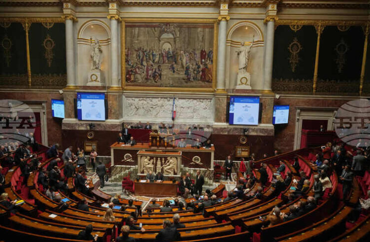 Френското правителство оцеля при първия от два вота на недоверие срещу бюджета за 2026 г.