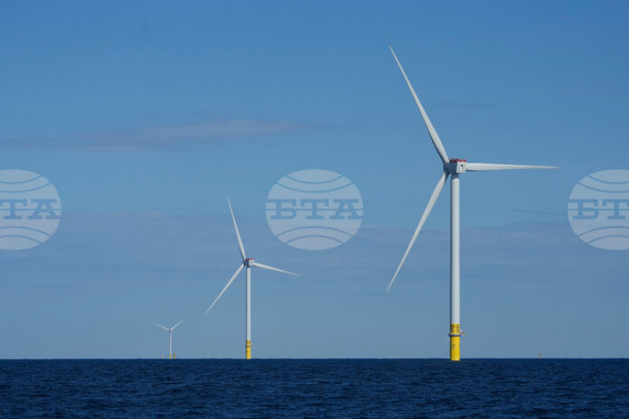 Германската компания Ер Ве Е спечели най‑големите офшорни вятърни договори Германската компания Ер Ве Е спечели най‑големите офшорни вятърни договори във Великобритания с осигурен капацитет от почти 7 гигавата