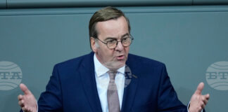 Германският министър на отбраната защити германските сили от критиките на Тръмп за НАТО в Афганистан