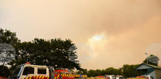 Горски пожари изпепелиха домове и оставиха десетки хиляди без ток в Австралия