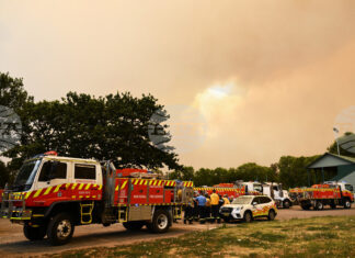 Горски пожари изпепелиха домове и оставиха десетки хиляди без ток в Австралия