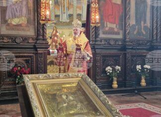 Господи, благослови настъпващата година с твоята благост и човеколюбие, каза Старозагорският митрополит Киприан в молебен за Новата година