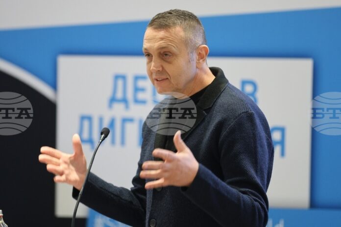 Гражданската активност е ключ към по-силна демокрация в България, коментира Гражданската активност е ключ към по-силна демокрация в България, коментира за БТА изпълнителният директор на Националната мрежа за децата Георги Богданов