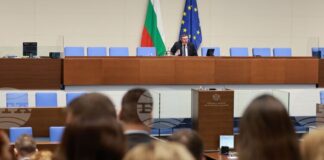 И при втория опит депутатите не успяха да съберат кворум за начало на заседанието, последният опит ще е в 10:00 часа