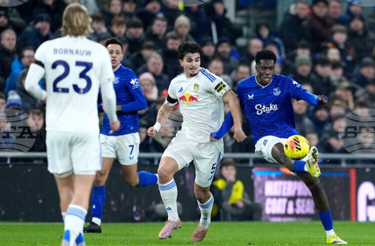 Илия Груев бе титуляр за Лийдс при равенство с Евертън