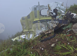 Индонезийски спасителни екипи откриха отломките на изчезнал малък самолет
