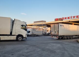 Интензивен е трафикът на граничните пунктове "Капитан Андреево" и "Лесово" за товарни автомобили