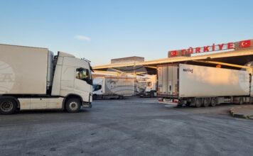 Интензивен е трафикът на граничните пунктове "Капитан Андреево" и "Лесово" за товарни автомобили