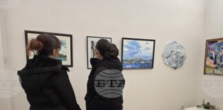 Изложба, посветена на 50-годишнината на Националната художествена гимназия „Цанко Лавренов“, бе открита в Пловдив