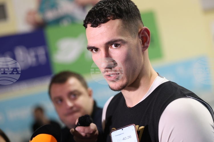 Българският национален състезател Йордан Минчев и германския му отбор Кемниц