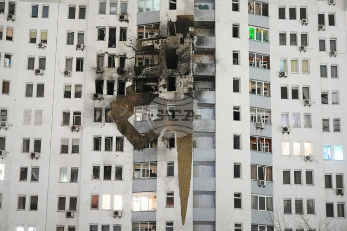 Катар заяви, че никой от служителите, намиращи се в повредената при снощната руска атака сграда на посолството му в Киев, не е пострадал