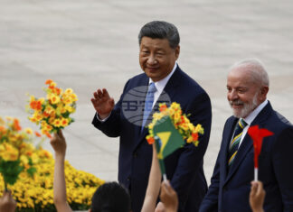 Китайският президент призовава бразилския си колега да защитават съвместно интересите на Глобалния юг Китайският президент призовава бразилския си колега да защитават съвместно интересите на Глобалния юг