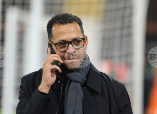 Лиъм Росиниър се надява да последва стъпките на бившия мениджър на Манчестър Юнайтед Алекс Фъргюсън и да превърне младите и неопитни футболисти на Челси в победители