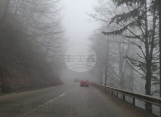 Мъгла намалява видимостта на проходите Шипка и Петрохан, и в областите Бургас, Враца и Търговище Мъгла намалява видимостта на проходите Шипка и Петрохан, и в областите Бургас, Враца и Търговище