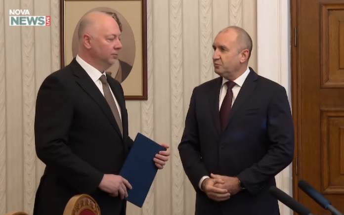 мандат Росен Желязков и Румен Радев