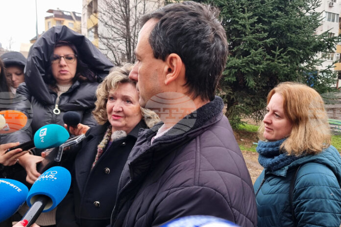 Междублокови пространства в "Дружба 2" са в трагичен вид след Междублокови пространства в "Дружба 2" са в трагичен вид след ремонт на "Топлофикация София", заявиха общински съветници от ПП-ДБ