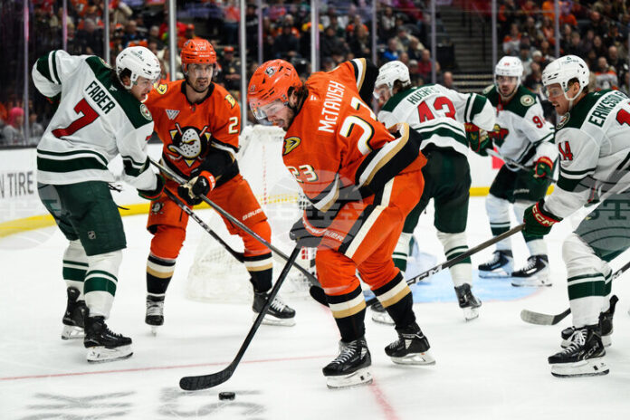 Минесота спечели срещу Анахайм в НХЛ Минесота спечели срещу Анахайм в НХЛ