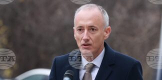 Министърът на образованието в оставка Красимир Вълчев ще направи първа копка на нов физкултурен салон и ще открие STEM център в Благоевград