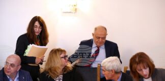 Министерският съвет ще упражнява контрол върху съхранението на оптичните устройства за сканиране на бюлетини, реши на второ четене правната комисия