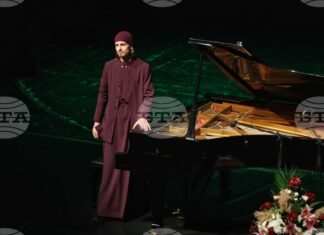 Монах Авел ще свири в столичната зала „България“