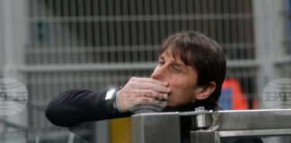 Наполи мисли за успех срещу Сасуоло, въпреки че Конте отново няма да е на скамейката