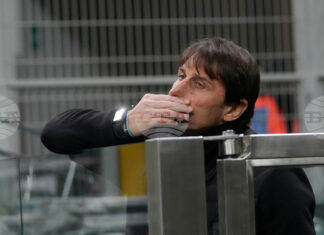 Наполи мисли за успех срещу Сасуоло, въпреки че Конте отново няма да е на скамейката