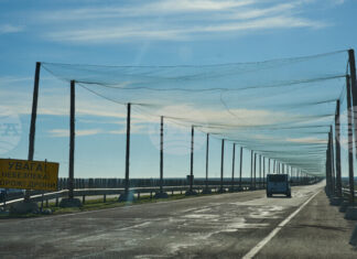 Назначеният от Русия губернатор на Херсонска област заяви, че 24 души са загинали при удари по време на новогодишните празненства