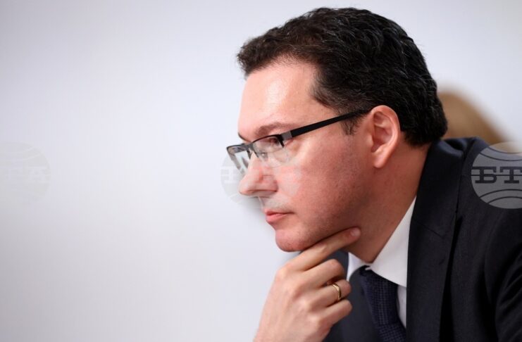 Не можем да бягаме от инициативи на САЩ, каза министърът в оставка Даниел Митов за присъединяването на България към Съвета за мир