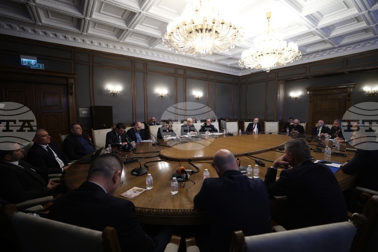 Некомплектът във въоръжените сили ще бъде намален с 2%, но няма да се справим, ако бюджетът за отбрана е 2,2% от БВП, каза Атанас Запрянов