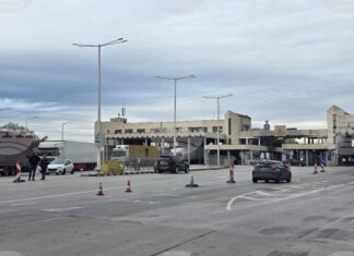 Нормален е трафикът на граничните пунктове в страната, на преходите с Гърция са възможни затруднения при преминаването заради стачни действия