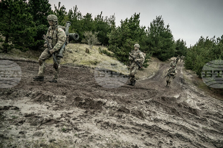Няма китайски или руски кораби край Гренландия, каза датски генерал на фона на посещение на американски конгресмени в Копенхаген