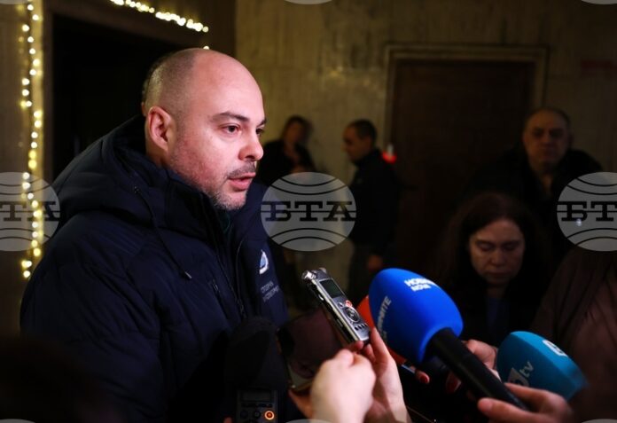 ОБНОВЕНА На терен работят 61 снегорина в София, няма установени ОБНОВЕНА На терен работят 61 снегорина в София, няма установени заледявания, съобщи директорът на Столичния инспекторат Николай Недялков