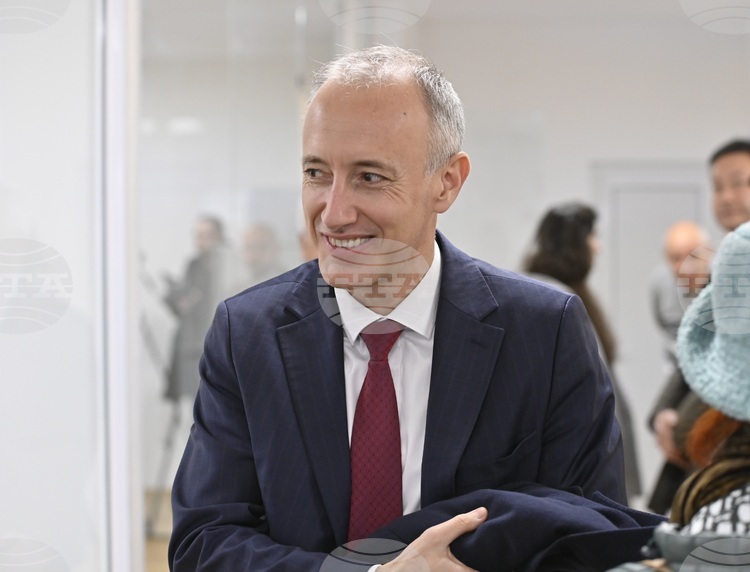 ОБНОВЕНА Всички учители в момента преминават обучение за преподаване в STEM среда, каза министърът на образованието в оставка Красимир Вълчев