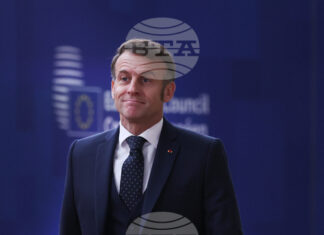 ОБЗОР
                                                                                                 Венецуела предизвика политически вълнения във Франция