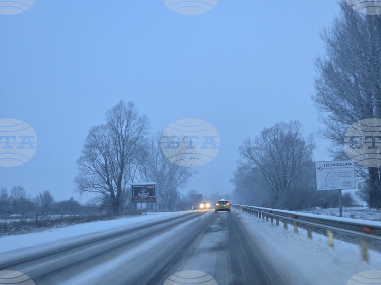 Ограничено е движението по пътя между Разлог и Симитли през прохода Предел за превозни средства над 12 тона