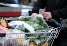 Основни хранителни стоки, някои плодове и зеленчуци поскъпват, сочат данните на Държавната комисия по стоковите борси и тържищата