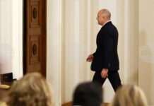 Оставката на президента Румен Радев е внесена в Конституционния съд