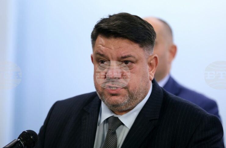 От името на всички членове и симпатизанти на БСП заявявам неизменна подкрепа към Илияна Йотова, каза Атанас Зафиров