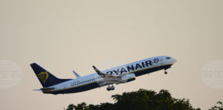 От „Райънеър“ очакват безплатният интернет на борда на самолетите да е широко разпространен след „четири или пет години“