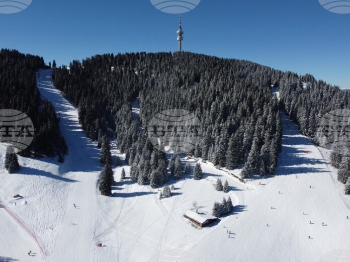 Пампорово е домакин на изнесеното заседание на парламентарната Комисия по Пампорово е домакин на изнесеното заседание на парламентарната Комисия по туризъм