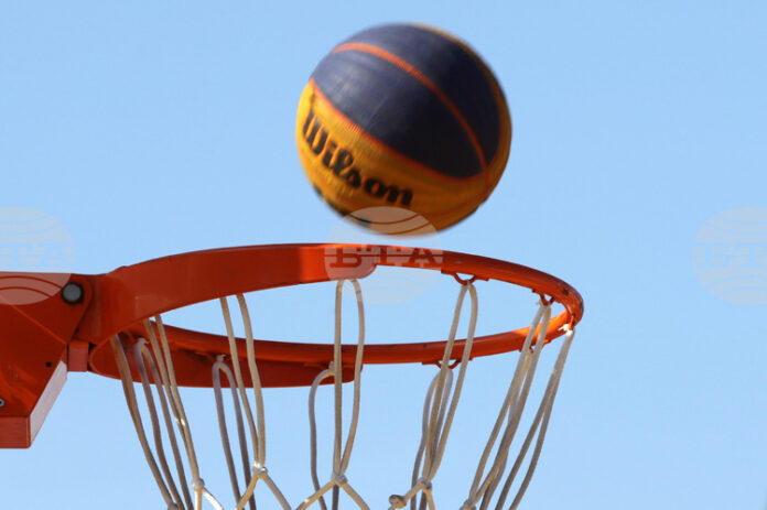 Персиян Еленков стана първият българин в испанската Първа лига по баскетбол на колички