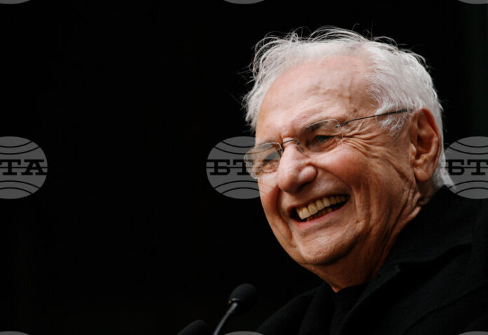 Планът за концертна зала в Уимбълдън остава в сила въпреки Планът за концертна зала в Уимбълдън остава в сила въпреки смъртта на архитекта Франк Гери