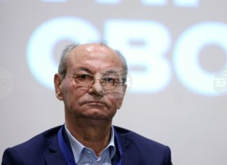 Почетният председател на АПС Ахмед Доган обяви, че партията ще подкрепи Румен Радев