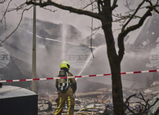 Пожар в новогодишната нощ изпепели голяма църква в центъра на Амстердам