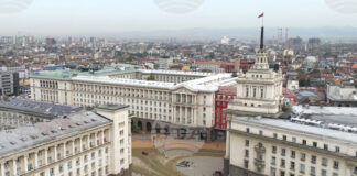 Правната комисия ще обсъди утре промени в Изборния кодекс, сред които и 100% машинен вот, какви са нагласите в НС и мнението на президента